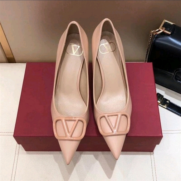 Shoes - Valentino Logo high heel